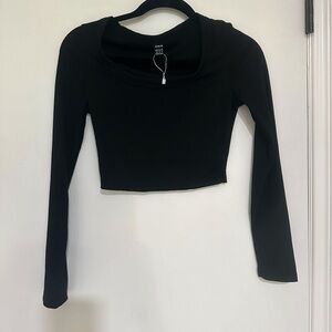 Black Long Sleeve Cropped Top